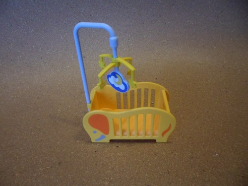 Lit bebe jaune avec mobile - lit,