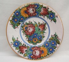 ancienne assiette murale en faience décor de fleurs signé daté 1945 a identifie.