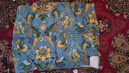 Coupon tissu ancien motif