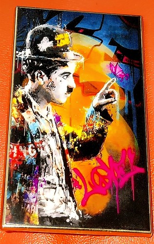 Pin charlot - pin, charlie