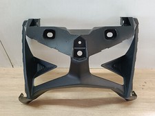 UN CACHE CARENAGE PLASTIQUE