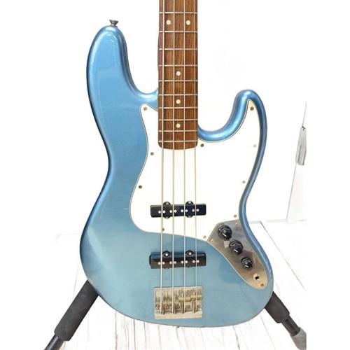 Guitare basse électrique