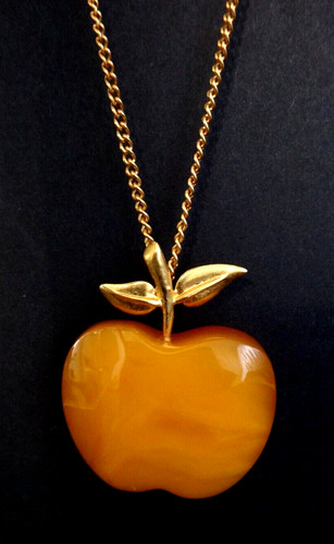Ravissant pendentif ambre