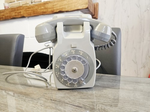 Ancien téléphone mural - téléphone,