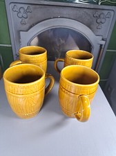 4 chopes à bière en céramique de Gien ,années 70-80 ,en forme de tonneau.