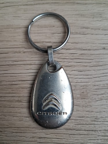 Porte clef citroen métal - porte,