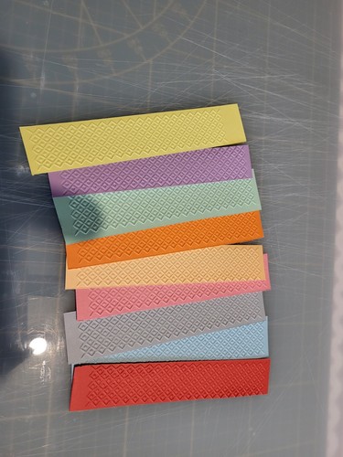 Papier peint frise relief - papier,