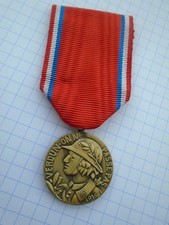 Médaille militaire aux héros