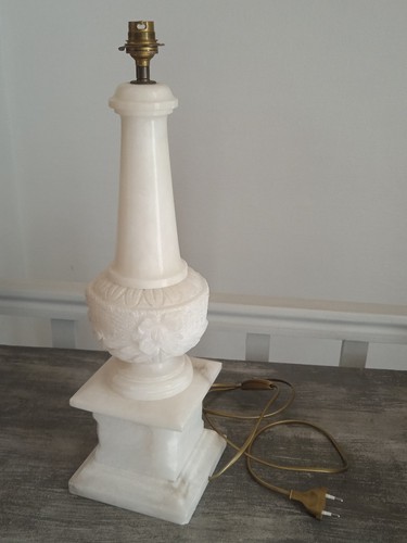 Important pied lampe en - important, de