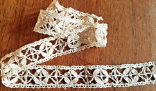 LACE - 90 cm lace with spindles, width 3 cm