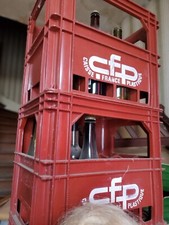 casier à bouteilles 12 bt en plastique rouge solide, marque francaise cfp, verre