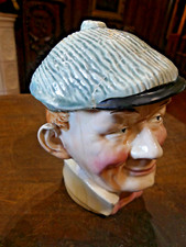 Ceramic Tobacco Pot Slipper "Men with Buttock-"