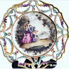 Decorative plate openwork on