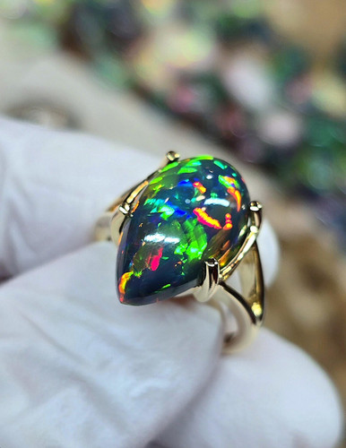 Bague opale noire naturelle