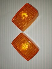 LOT DE 2 CABOCHONS DE