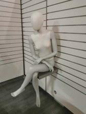 Mannequin Complet Femme Assis