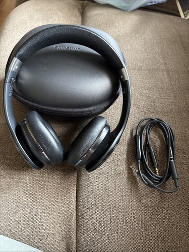 Samsung level og900 - samsung, on