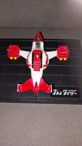 Popy himitsu sentai goranger - popy,