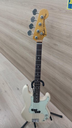Guitare basse électrique
