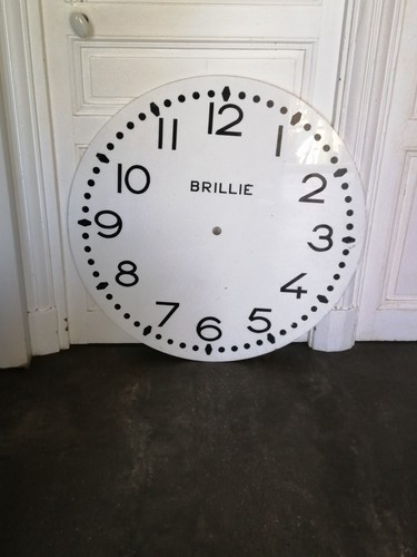 Brillé cadran horloge