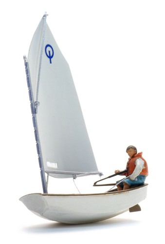 Bateau voile optimist - À,