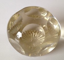 Petit Sulfure Presse Papier Cristal taillé facettes Val Saint Lambert ?