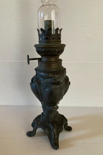 Petite lampe à pétrole en