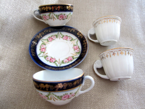 Tasses dinette porcelaine - 4,