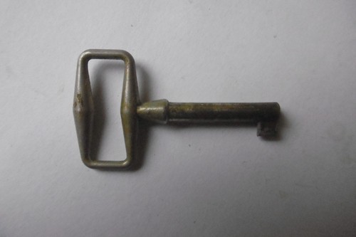 Clé clef ancienne creuse - clé,