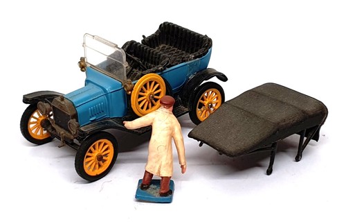 Corgi appx 9cm long - corgi, diecast