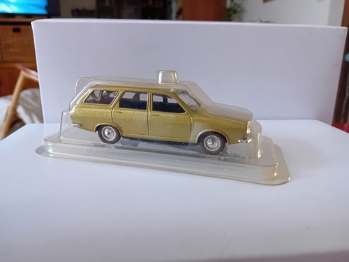 Renault break solido - 1/43,