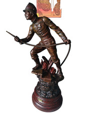 Belle Sculpture d'un Pompier