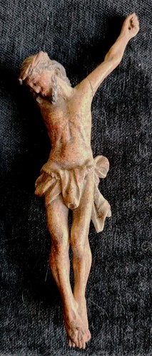 Joli petit christ bois - joli,