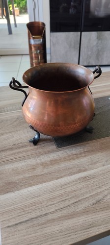 Ancien petit chaudron tripode - petit,
