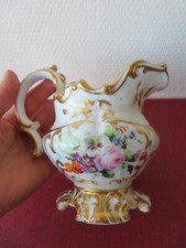 Très joli pot à lait ,verseuse en porcelaine vieux Paris.