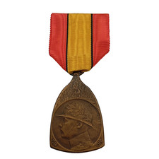 D1/12/25 (REF32139) Belle