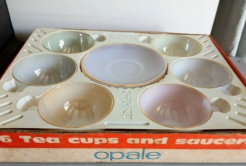 Arcopal lot tasses avec - tasses,