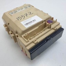 boîtier fusibles TOYOTA VENZA