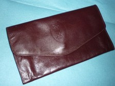 POCHETTE EN CUIR BORDEAUX