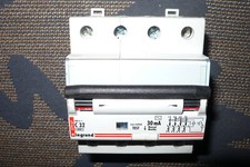 DISJONCTEUR DIFFERENTIEL