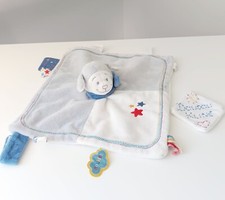 Doudou Plat/Mouchoir Guss Et Victor Mouton Gris Blanc Bleu Étoiles Rouge Noukies
