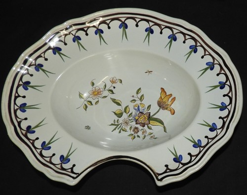 Grand plat barbe faïence - -,