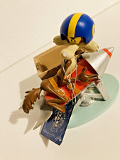 Wile E. Coyote Statue - Avenue of the Stars