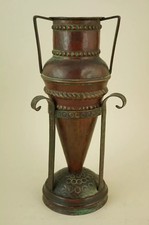 Vase amphore pointu et support