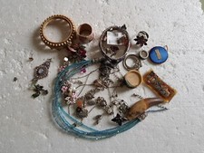 petit lot  divers a trier ou compléter (bijou pièces détachées petits objets )