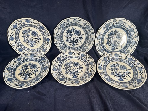 Anciennes assiettes à - 6,
