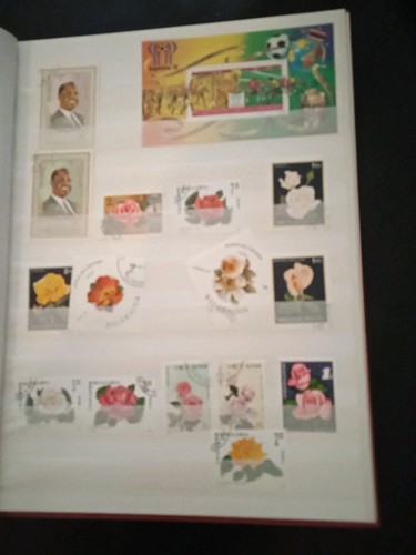 Album avec 214 - timbres, divers