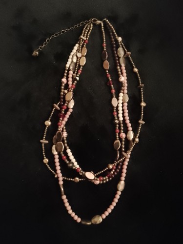 Collier plusieurs rangées - à,