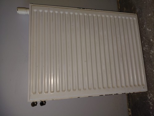 Lot radiateurs à - à, eau