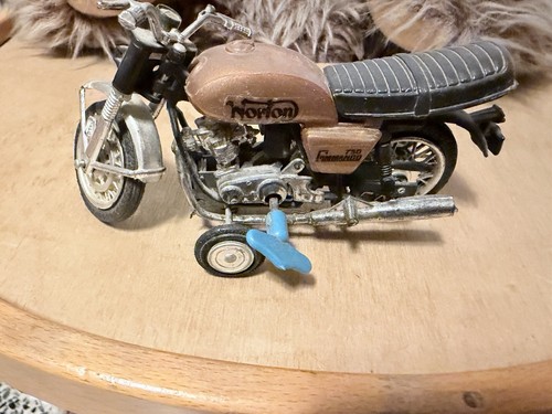 Norton commando 750 moto - norton,